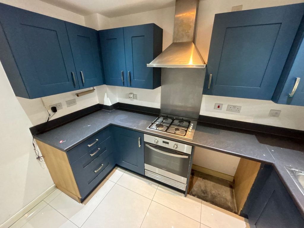 Property photo 3 of 8 Kicthen