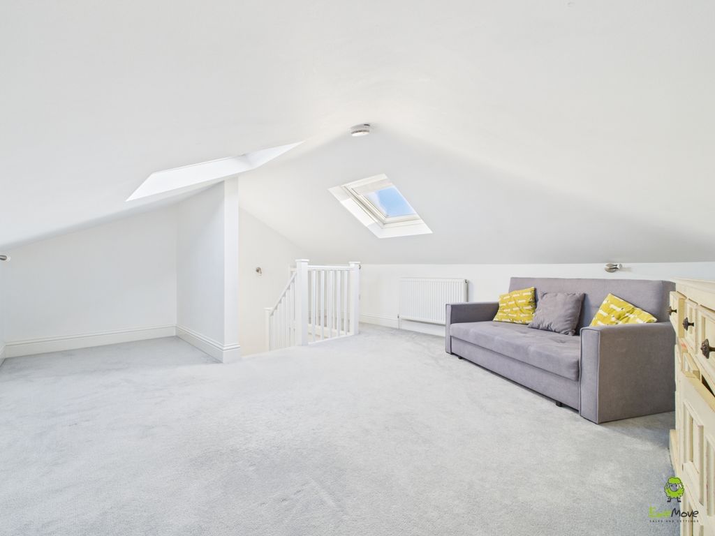 Property photo 1 of 19 Presented By Nicoleta At Ewemove Bexleyheath And D