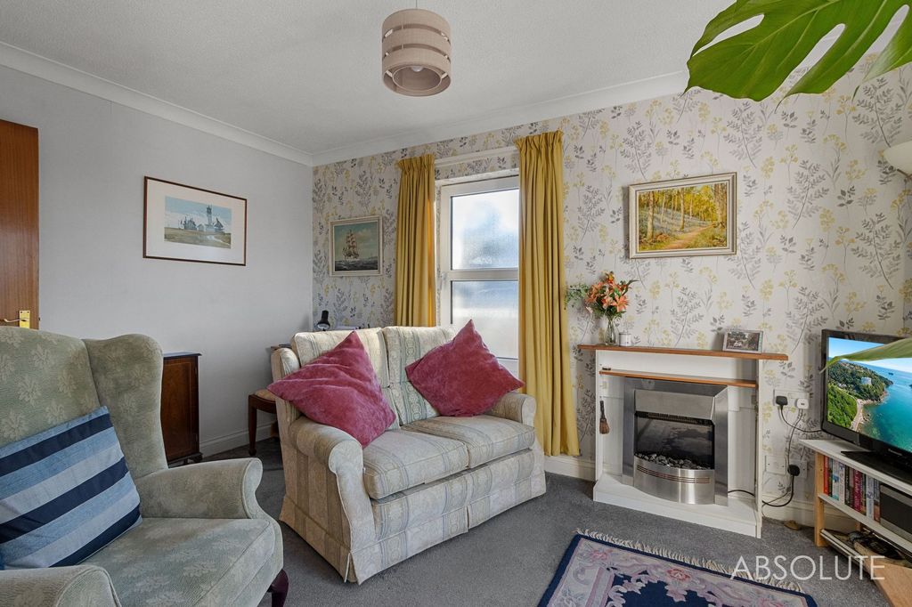 Property photo 3 of 13