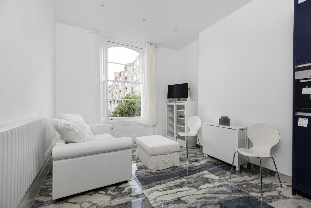 Property photo 1 of 16 Kfh_-_25B_Formosa_St