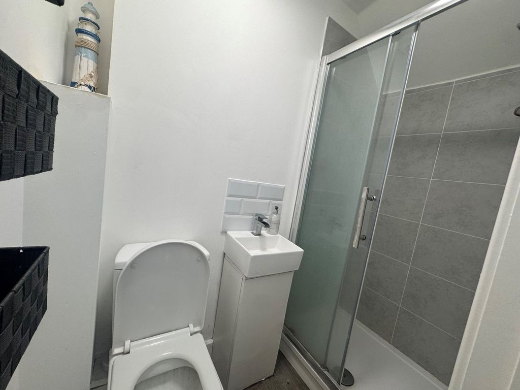 Property photo 2 of 3