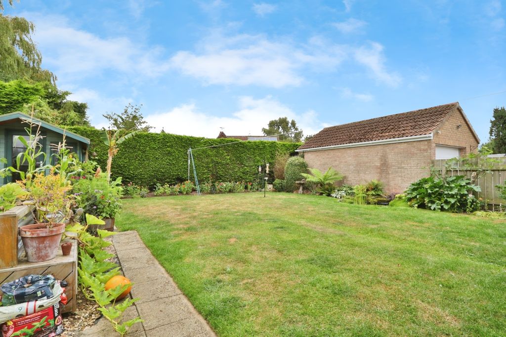 Property photo 3 of 14 4151817