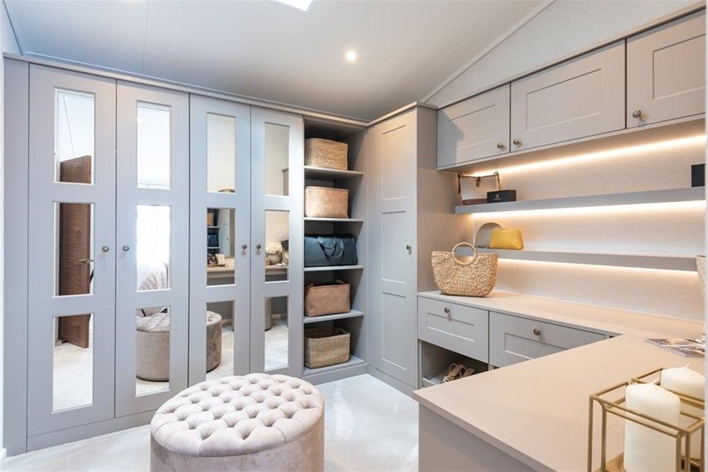 Property photo 1 of 8 Dressing Room