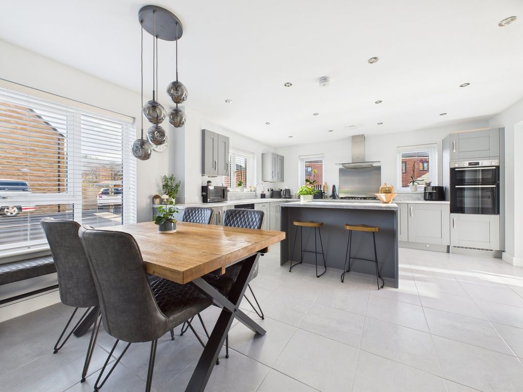 Property photo 3 of 38