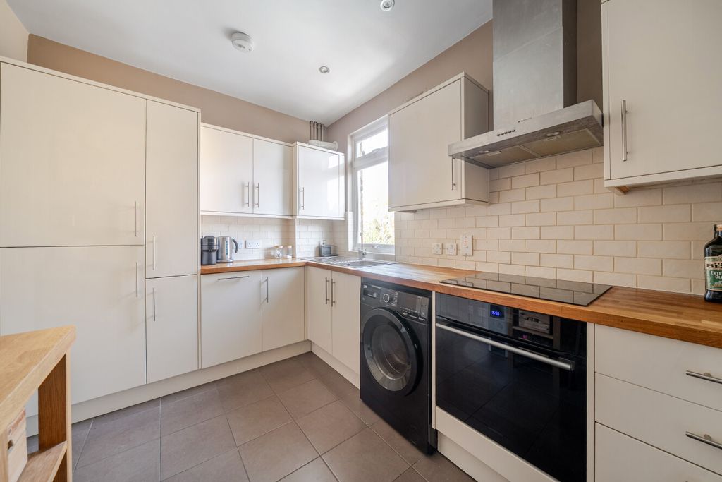 Property photo 3 of 11 1437839-2-69d69A9...