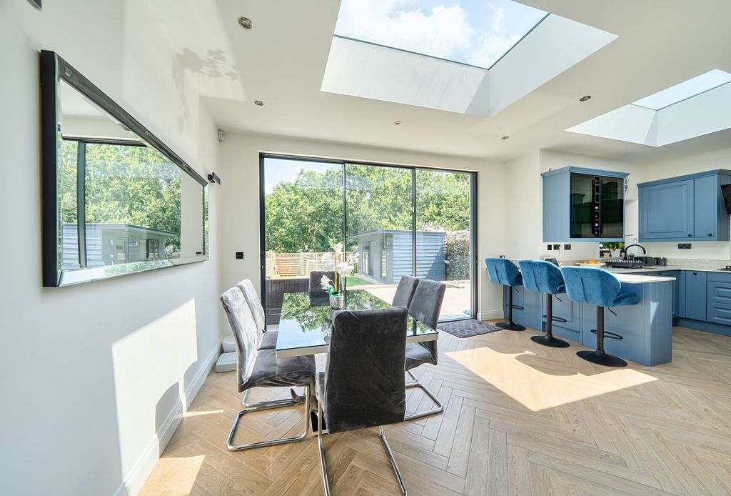 Property photo 1 of 16 1493629-13-6A5779...