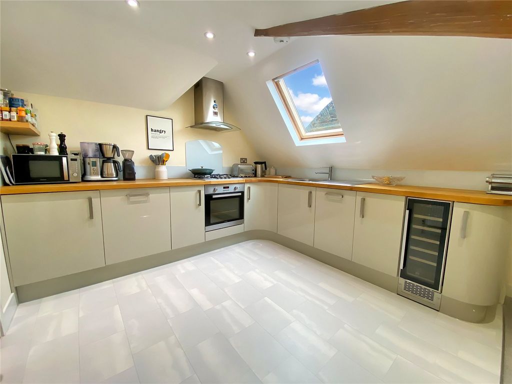 Property photo 3 of 26 Picture No. 02