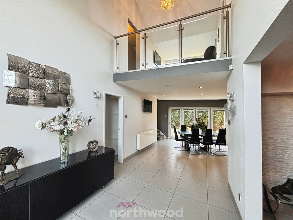 Property photo 2 of 54