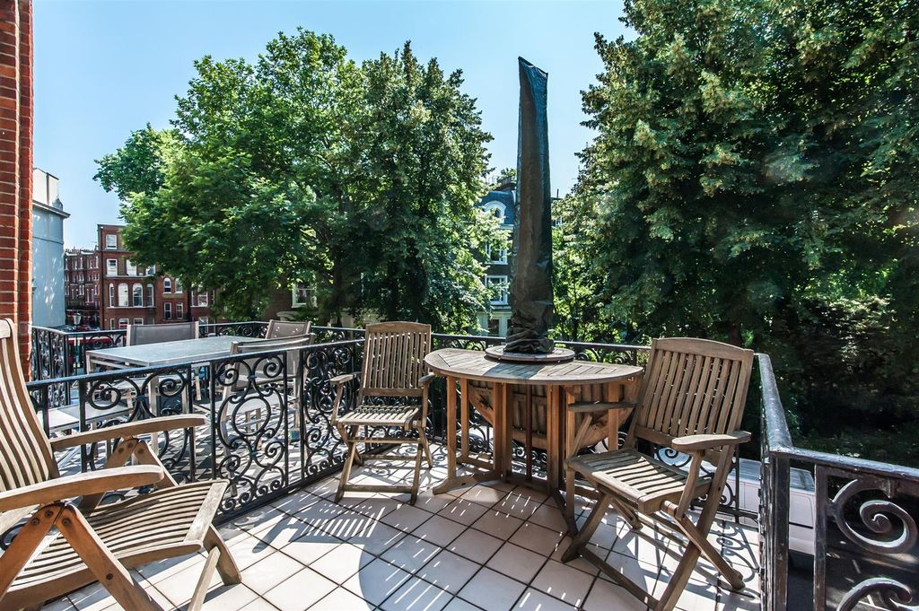 Property photo 1 of 13 Gledhow Gardens 26 Fff-5.Jpg