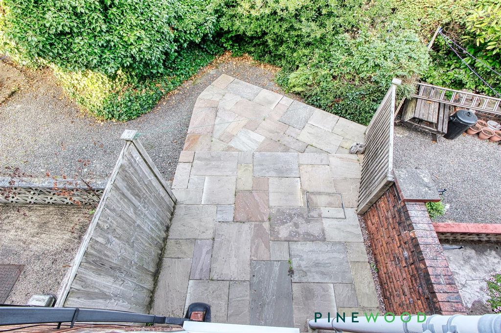 Property photo 2 of 19 Rear  Courtyard