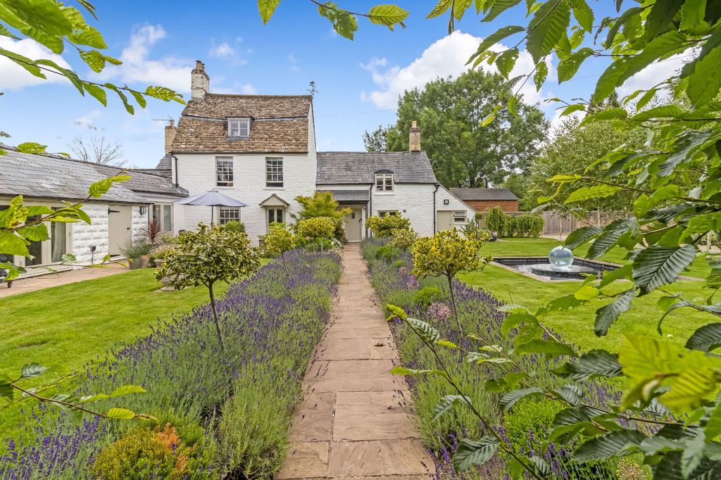 Property photo 1 of 35 Picture No. 33