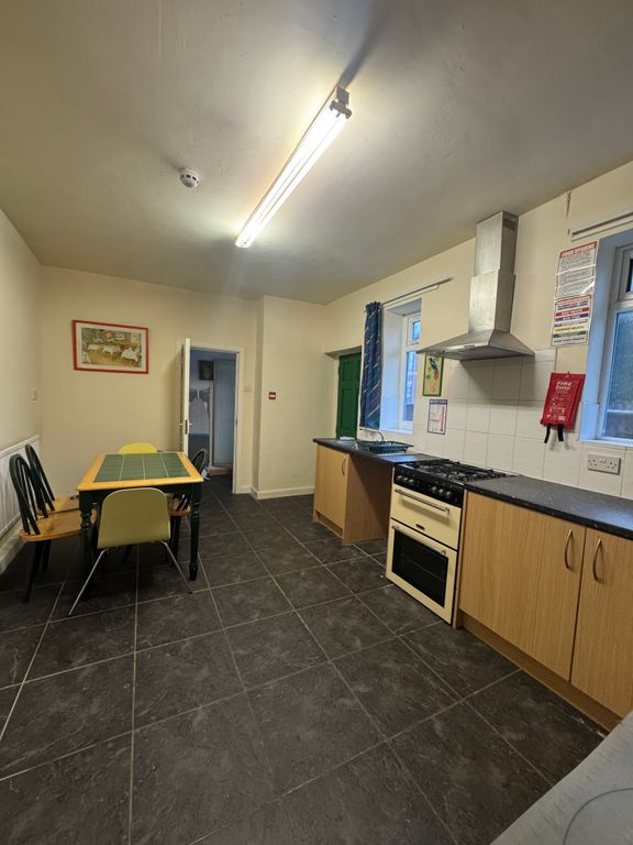 Property photo 3 of 13 Kitchen 