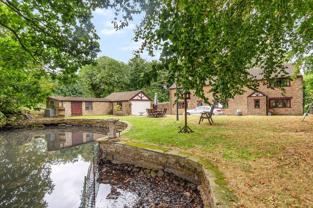Property photo 2 of 43