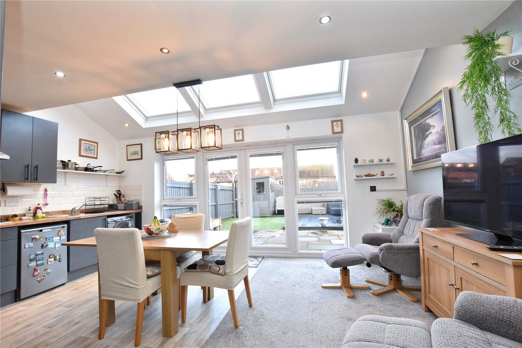 Property photo 3 of 15 Picture No. 10