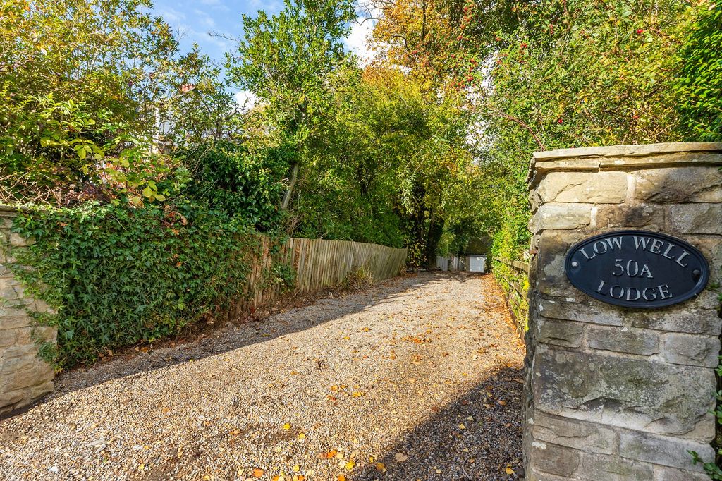 Property photo 2 of 24