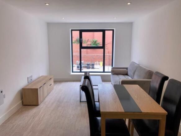 Property photo 1 of 7 Lounge2