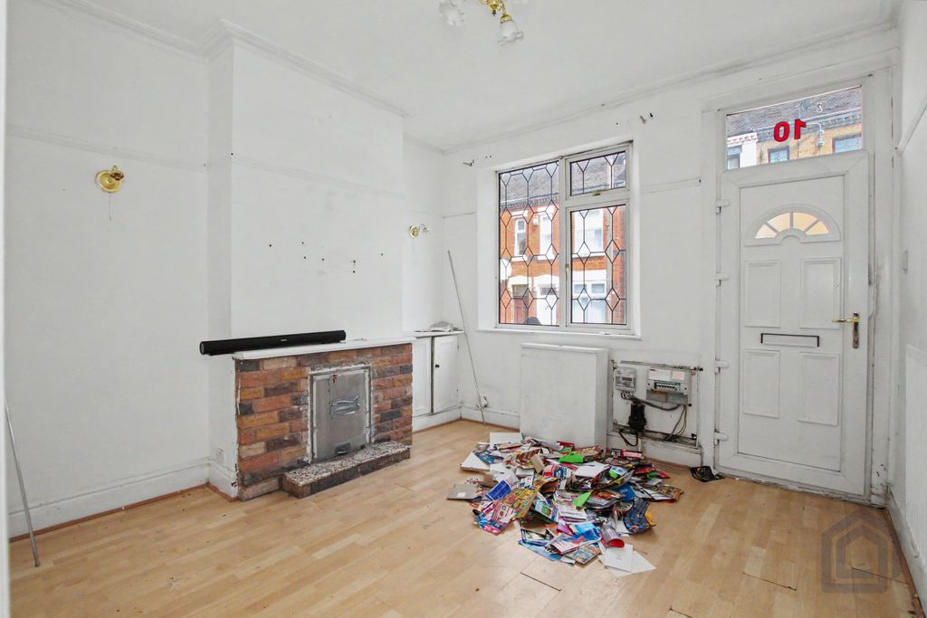 Property photo 2 of 18