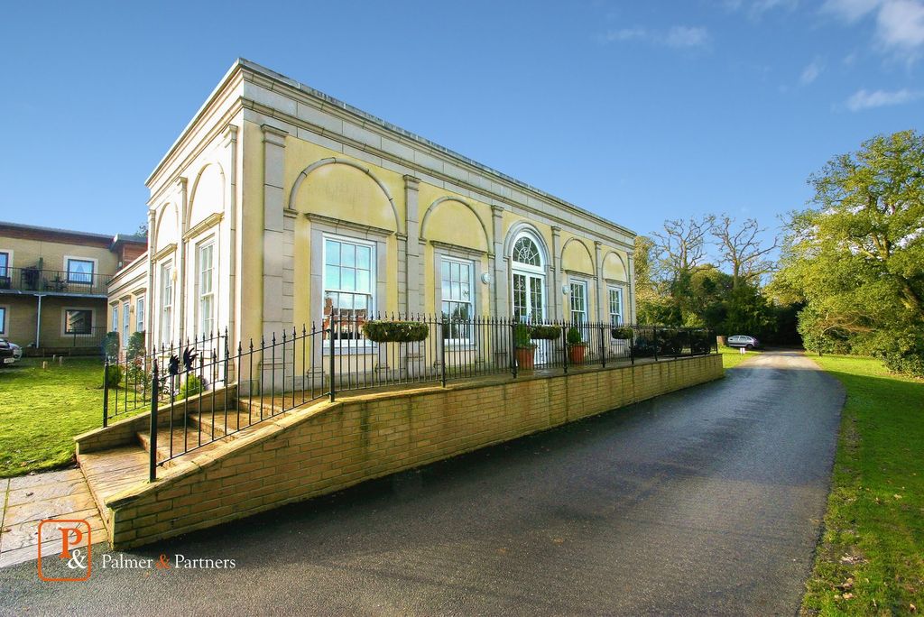 Property photo 1 of 13 External