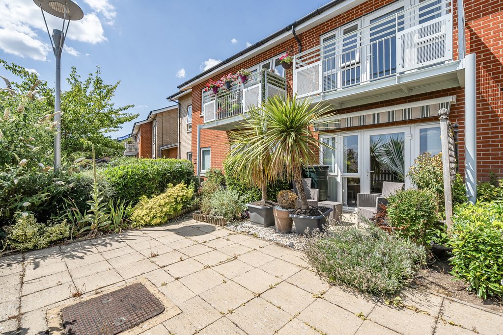 Property photo 1 of 18 1328998-19-687A81...