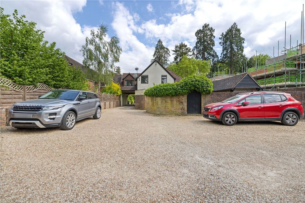 Additional image 7 of 2 bed flat for saleHaslemere Road, Liphook GU30
