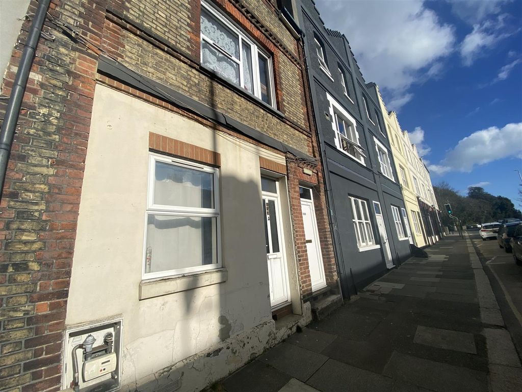 Property photo 1 of 7 Front.Jpeg