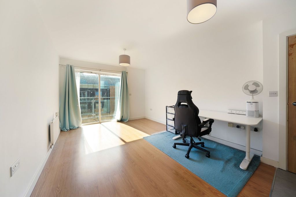 Property photo 2 of 7 Flat 16, Oak Lodge - 1O3P6c8Kqclk7Ydwgeb8