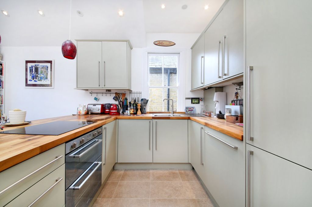 Property photo 3 of 13