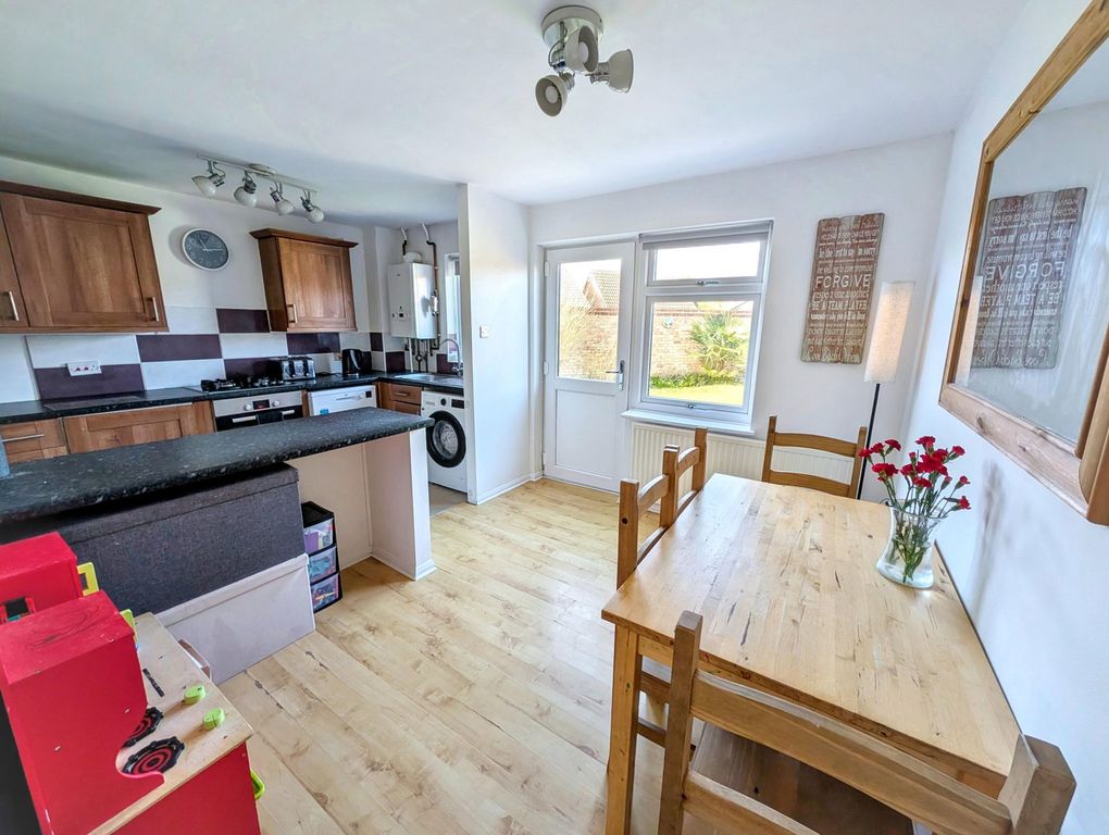 Property photo 3 of 11