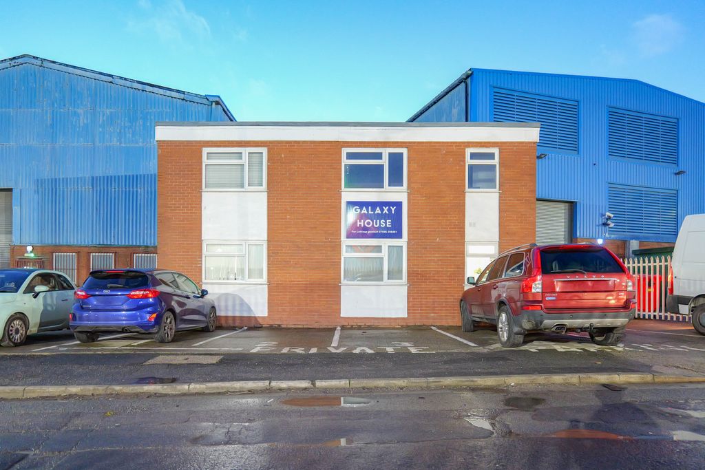 Property photo 1 of 28