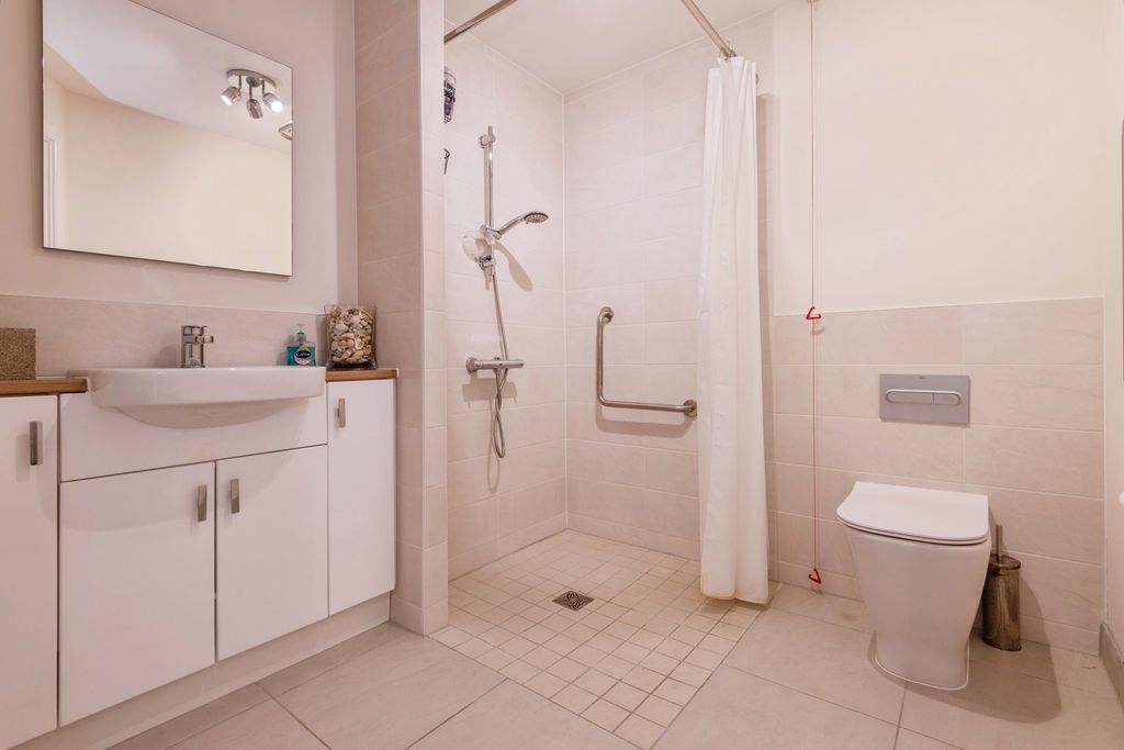 Additional image 11 of 2 bed flat for saleSouth Street, Taunton, Somerset TA1