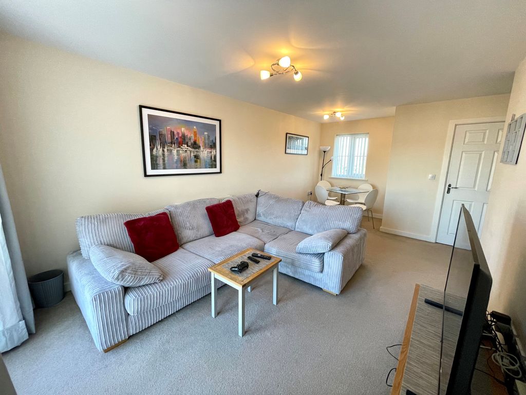 Property photo 2 of 9