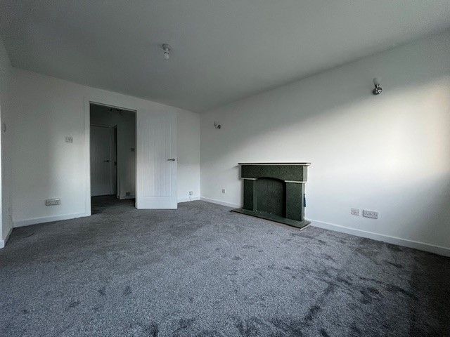 Property photo 2 of 7 Living Room