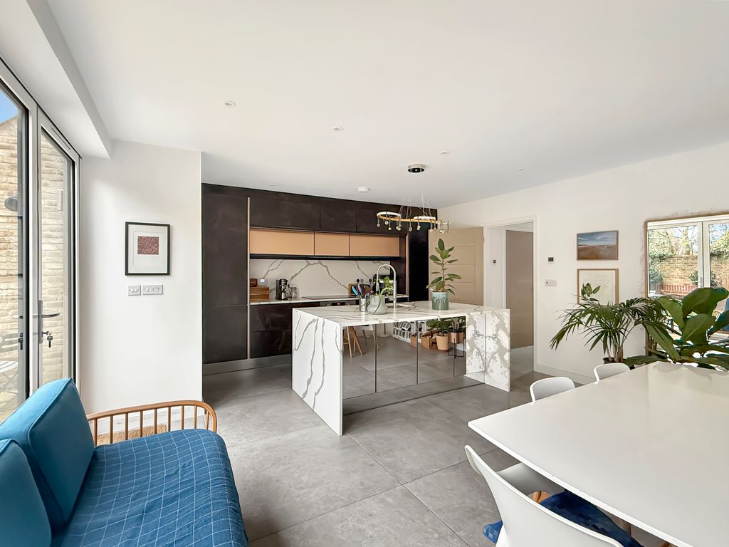 Property photo 3 of 22 49616291E93E7E9B9899B9Da98E1E536Ca1B07B3