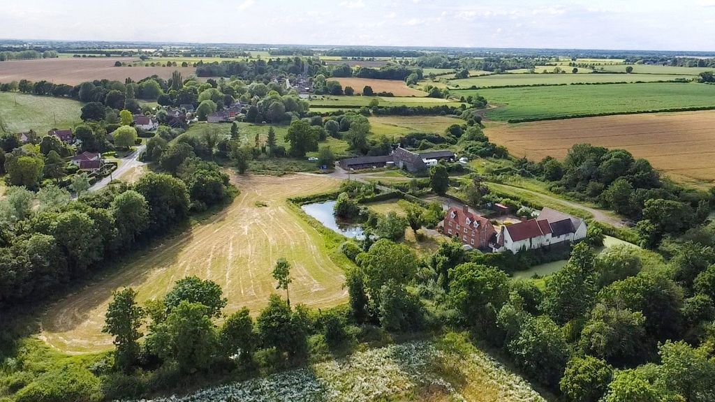 Property photo 2 of 23 Westhorpe Hall