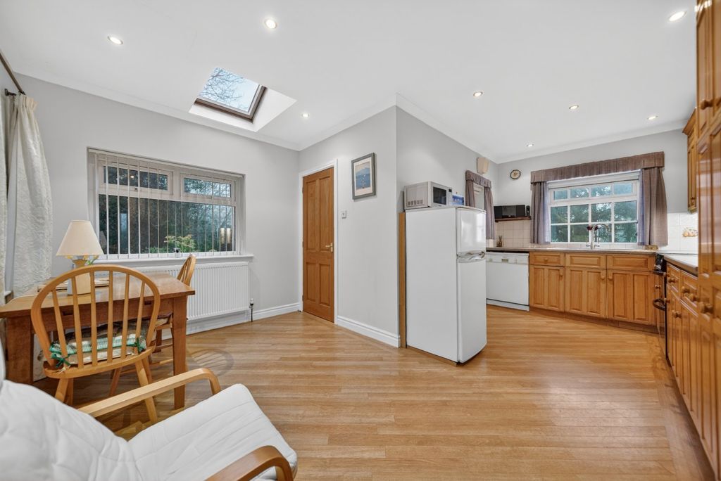 Property photo 3 of 17 Picture No. 12