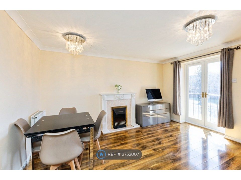 Property photo 3 of 35