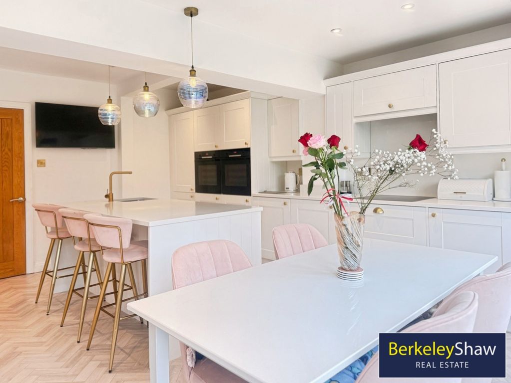 Property photo 2 of 17 Kitchen/Living/Dining