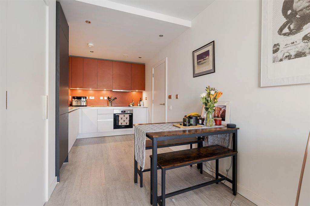 Property photo 3 of 30 Copper Street, E20