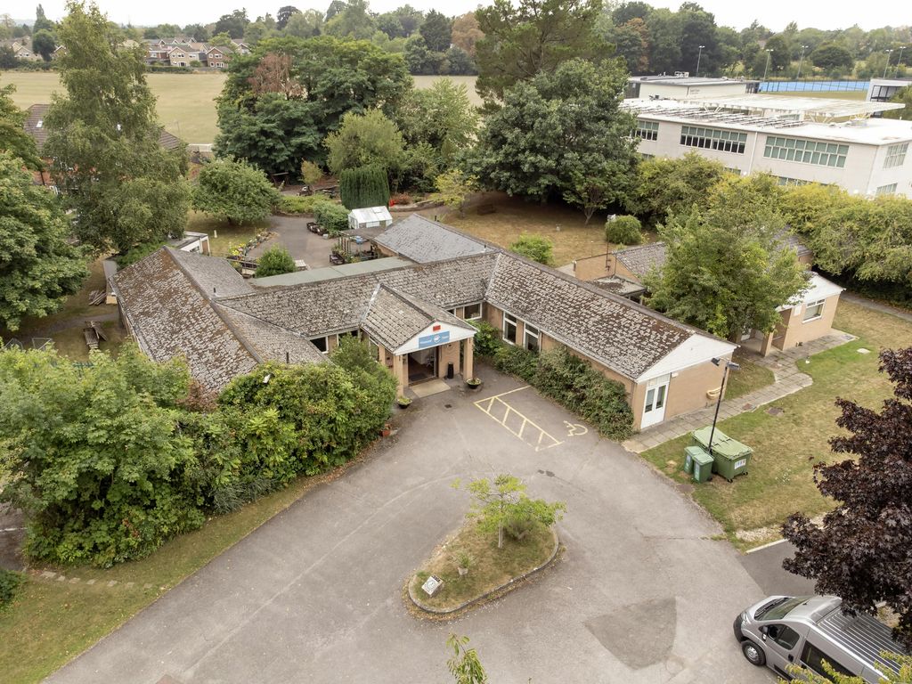 Property photo 2 of 7 Wokingham55.Jpg