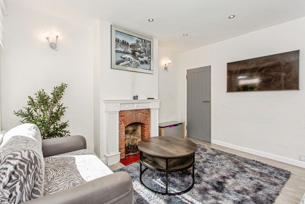 Property photo 3 of 17 Reception Room