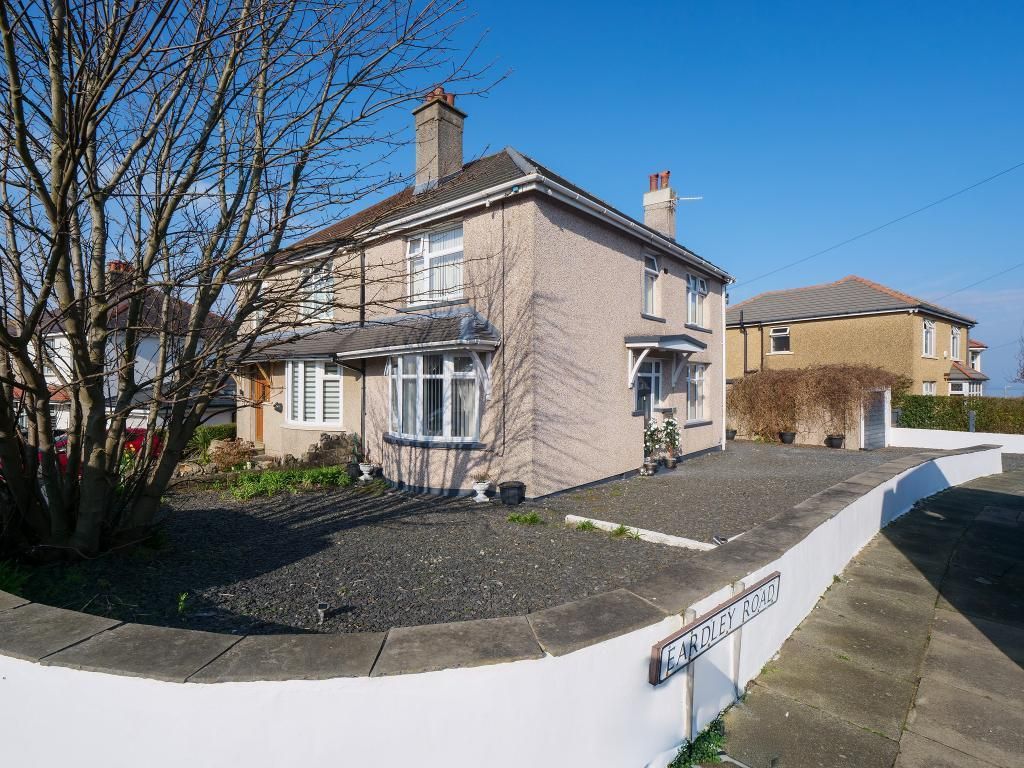 Property photo 2 of 15 Front (Exterior)