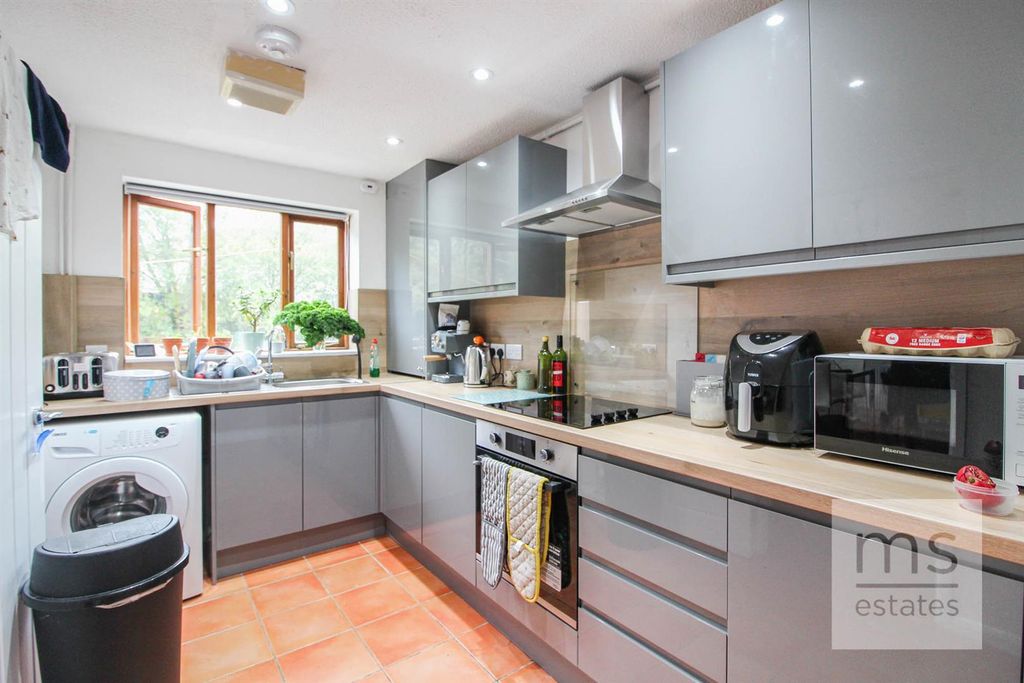 Property photo 2 of 17 Img_0184.Jpg