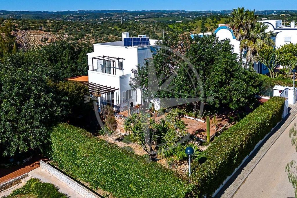 Property photo 1 of 25