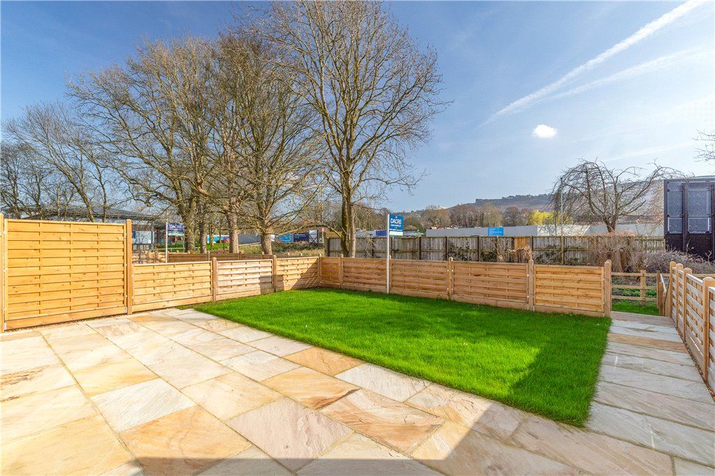 Property photo 2 of 19 Generous Terrace