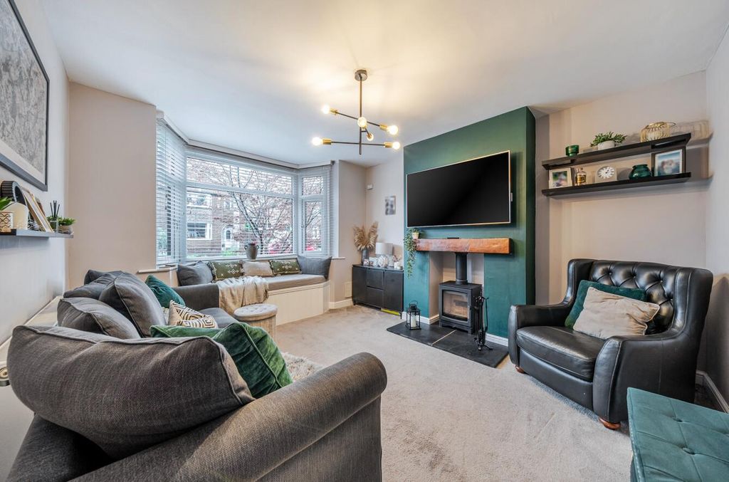 Property photo 2 of 20 1449368-8-69E6200205d00.Jpg