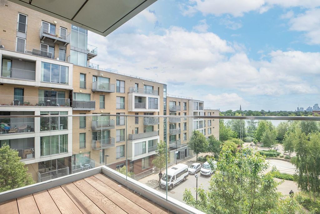 Property photo 3 of 14 Balcony
