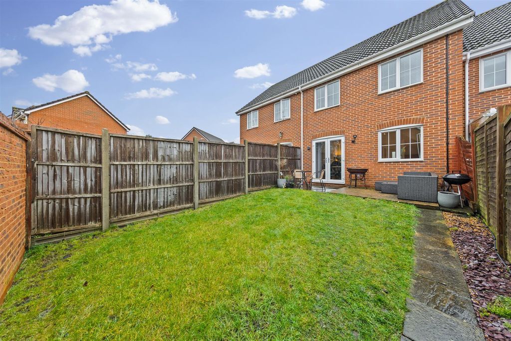 Property photo 2 of 18 17Edwardscroftweb07.Jpg