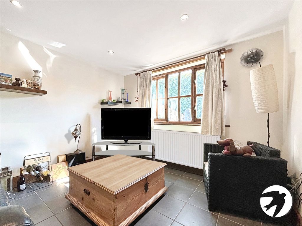 Property photo 3 of 8 Picture No. 05
