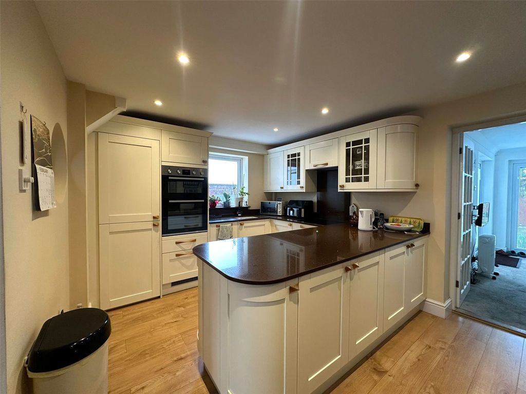 Property photo 3 of 31 Picture No. 30