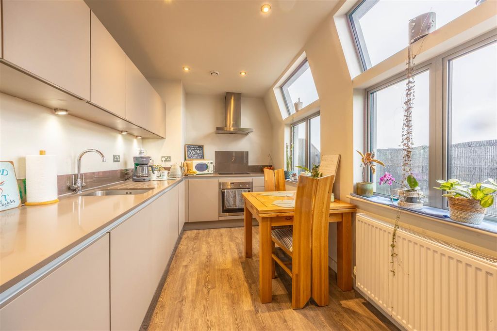 Property photo 3 of 22 Kitchen